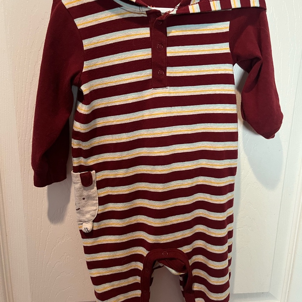 ❤️ 5 for $15: Cat & Jack Baby Romper – Maroon Stripe Hoodie (6–9 Months)